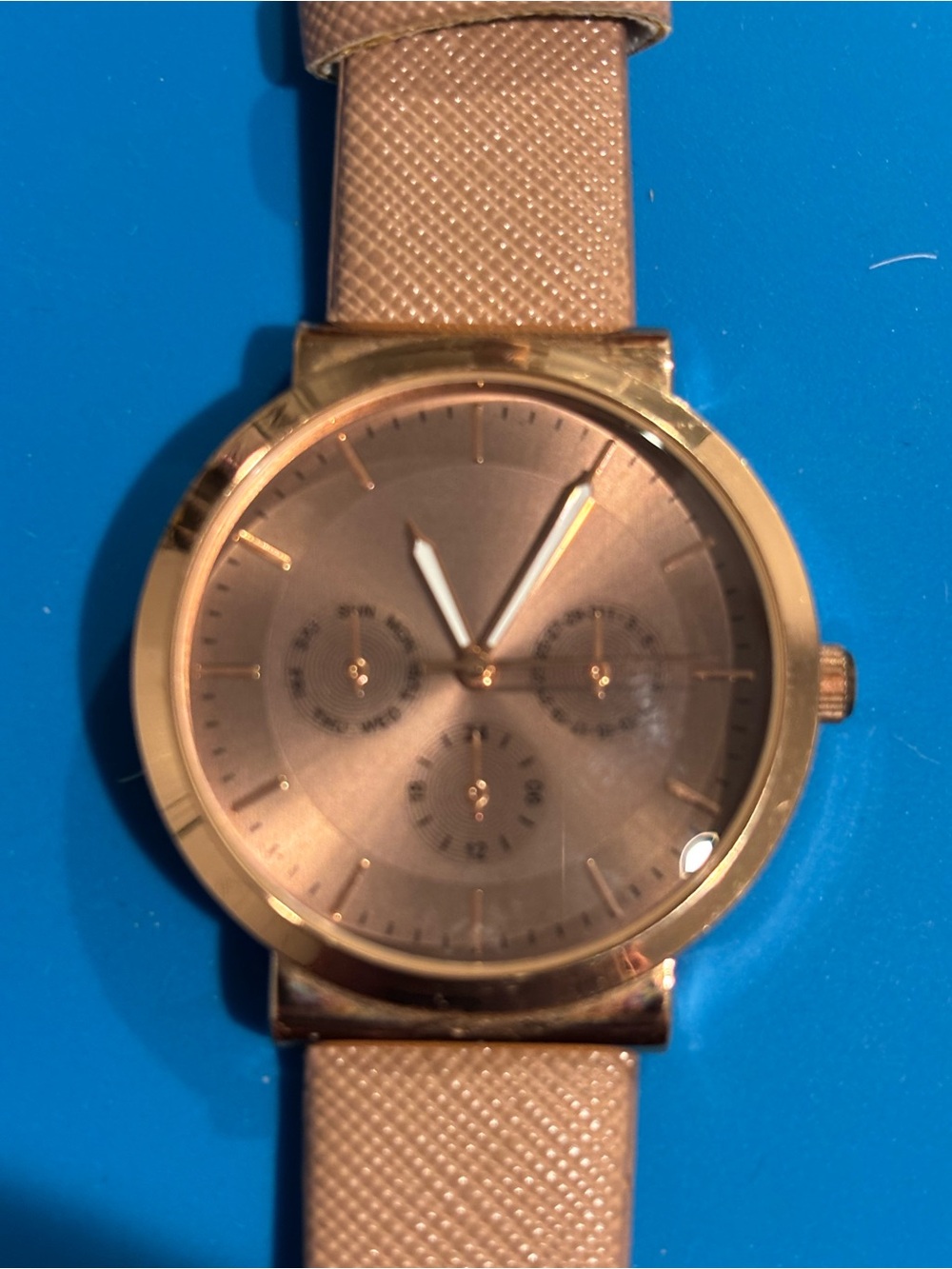 Elegant Gold-Tone Women's Analog Watch with Nude Strap